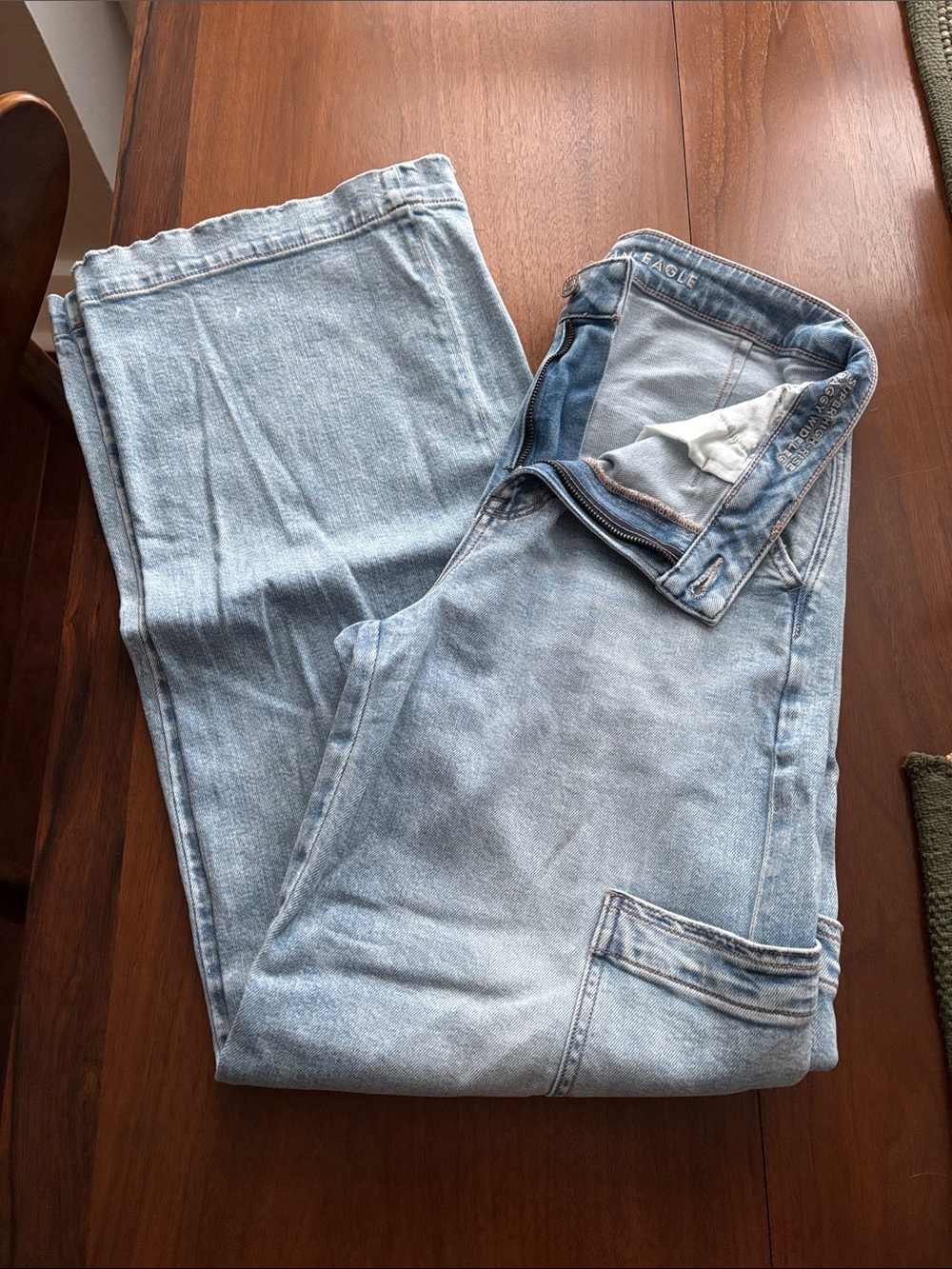 American Eagle Super High-Rise Baggy Wide Leg Jeans